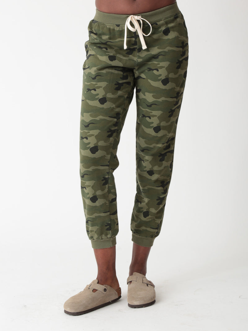 Camo joggers womens online