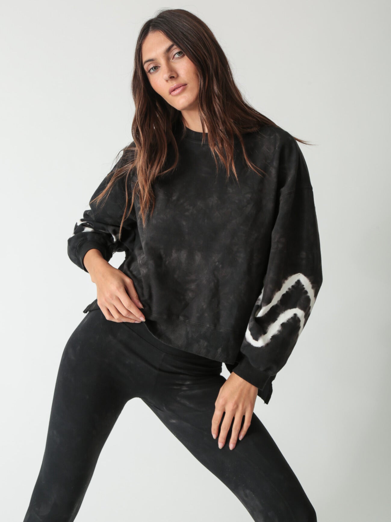 Neil Sweatshirt-Chevron Onyx/ Cloud – Electric & Rose Clothing