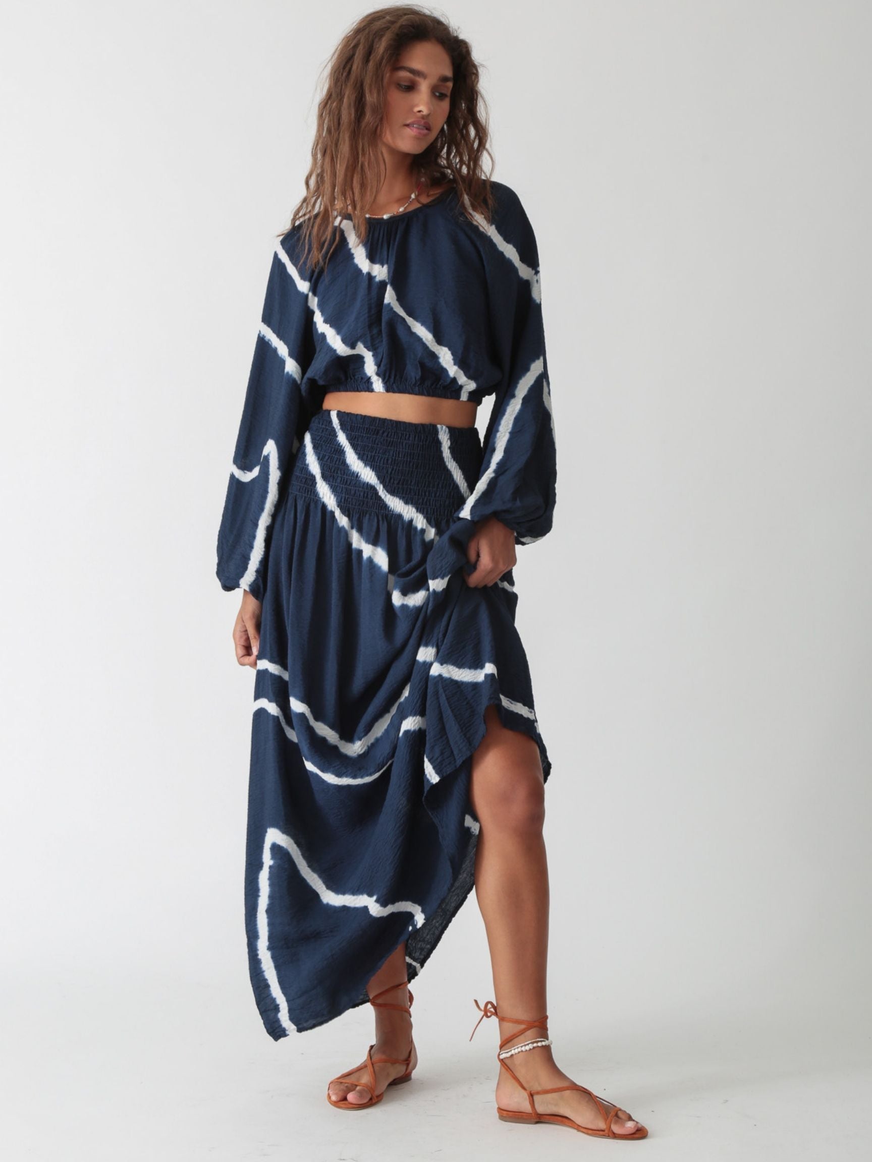 Abigail Top-Wavy Indigo – Electric & Rose Clothing