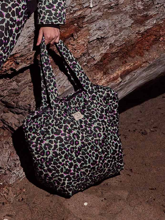 Quilt Tote-Electric Leopard Green/ Multi – Electric & Rose Clothing